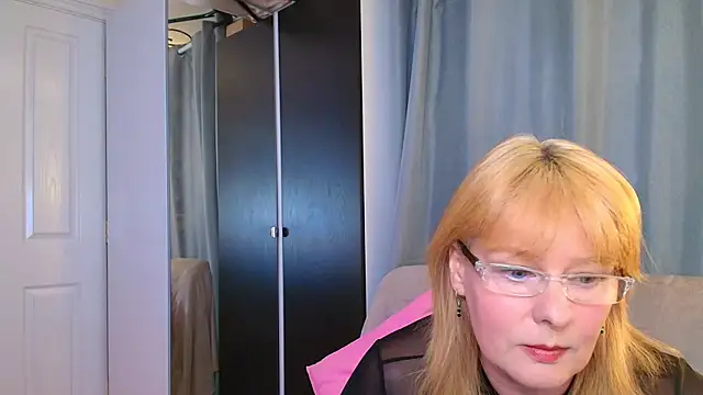 HoneyBBW96 online show from June 17, 2026, 3:00 pm