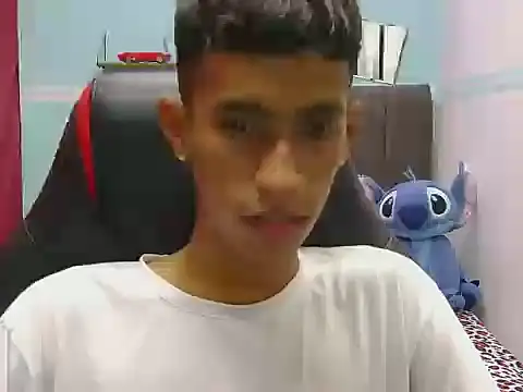 Angelstripboy online show from April 26, 2026, 5:43 pm