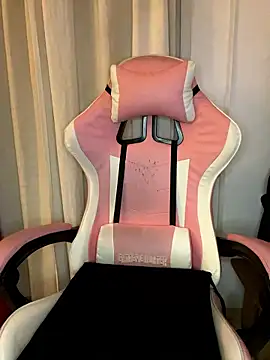 Snapshot of LittleBabyCat22 chatting on January 17, 2026, 5:11 am LittleBabyCat22 online show from January 17, 2026, 5:11 am