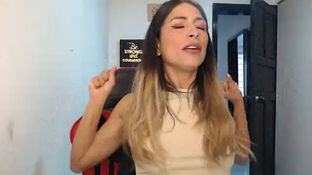 Liamiler01  online show from October 29, 2025, 12:26 pm