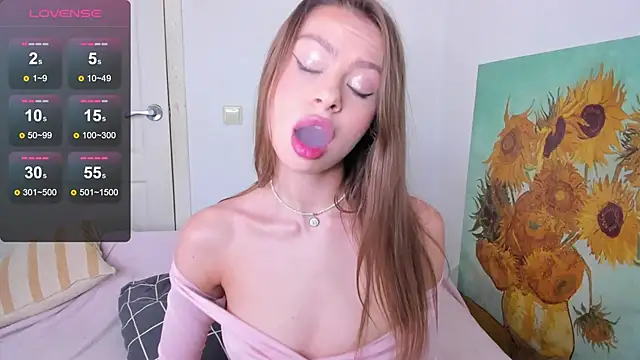 nymphobaby online show from February 6, 2025, 9:38 pm