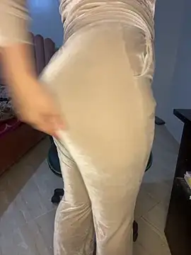 Maria-cuty online show from March 5, 2026, 10:37 pm