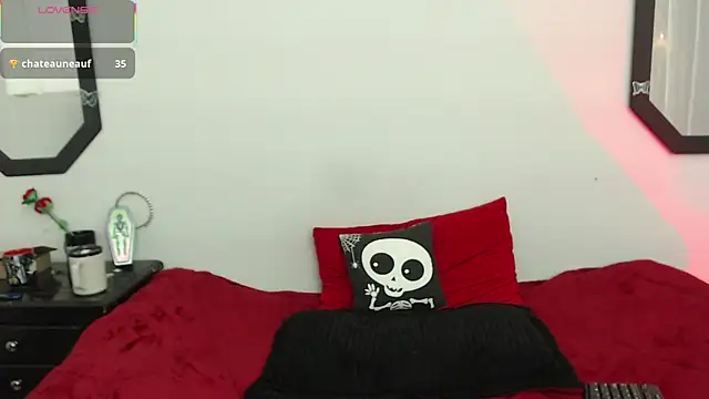 Amy Aloqua online show from November 26, 2025, 3:23 pm