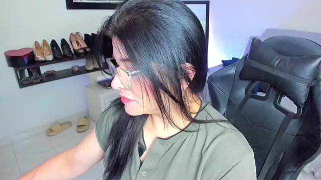 Snapshot of BellaFlaming chatting on February 9, 2026, 10:46 am BellaFlaming online show from February 9, 2026, 10:46 am