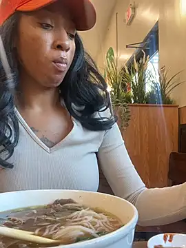 Iceblanca online show from October 5, 2025, 9:05 pm