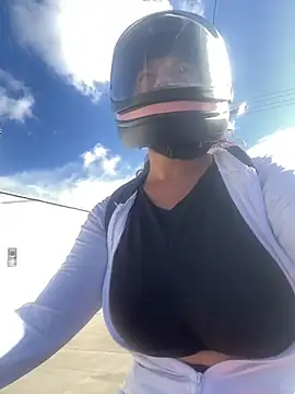 -Marivalda- online show from April 10, 2026, 6:26 pm