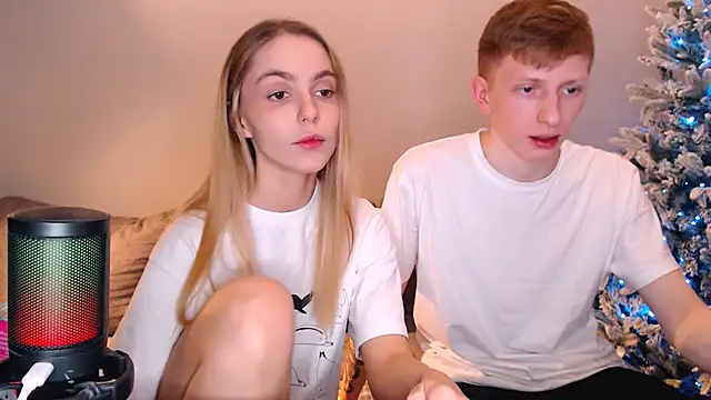 Snapshot of juliaanddima chatting on January 17, 2026, 10:24 pm juliaanddima online show from January 17, 2026, 10:24 pm