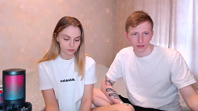 juliaanddima online show from May 29, 2026, 8:42 am