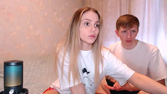 Snapshot of juliaanddima chatting on March 2, 2026, 7:59 am juliaanddima online show from March 2, 2026, 7:59 am