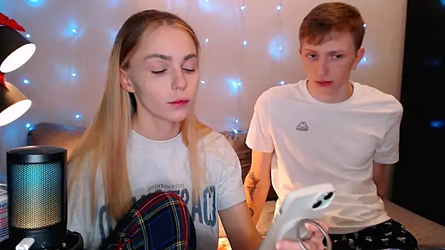 juliaanddima online show from October 12, 2025, 10:00 pm