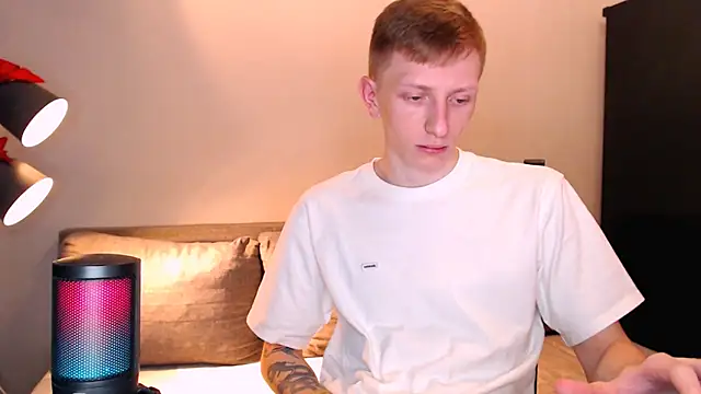 juliaanddima online show from November 1, 2025, 7:46 am