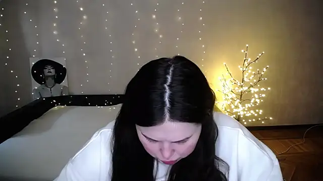 Emily Mo online show from March 25, 2026, 6:57 am