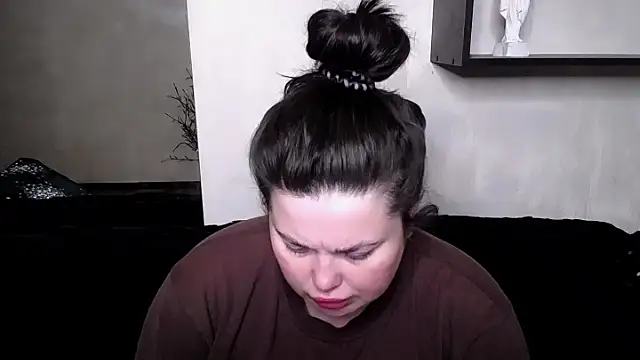 Snapshot of Emily_Mo chatting on October 15, 2025, 5:39 am Emily Mo online show from October 15, 2025, 5:39 am