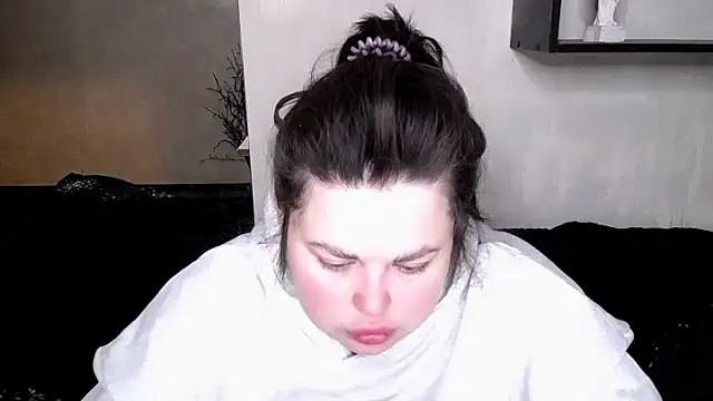 Snapshot of Emily_Mo chatting on October 23, 2025, 5:39 am Emily Mo online show from October 23, 2025, 5:39 am