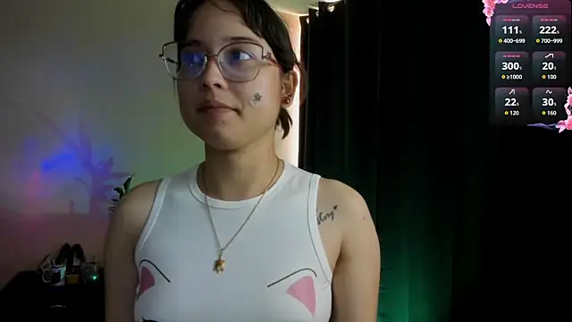 Snapshot of shantalc3rezo chatting on February 9, 2026, 7:56 pm shantalc3rezo online show from February 9, 2026, 7:56 pm