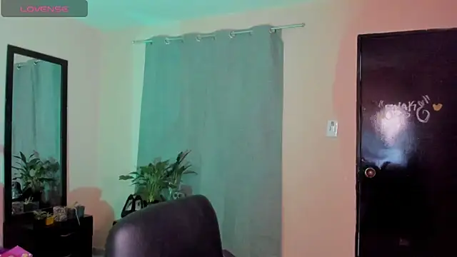 Snapshot of shantalc3rezo chatting on February 10, 2026, 7:57 pm shantalc3rezo online show from February 10, 2026, 7:57 pm