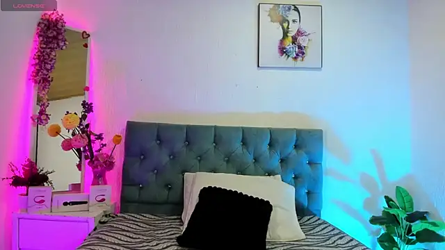 Snapshot of mia_thompsonn_ chatting on February 20, 2026, 2:08 pm mia thompsonn online show from February 20, 2026, 2:08 pm