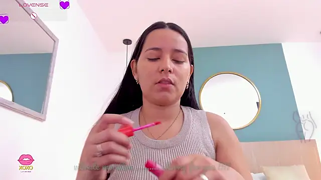 lucy blue28 online show from May 14, 2026, 1:19 pm