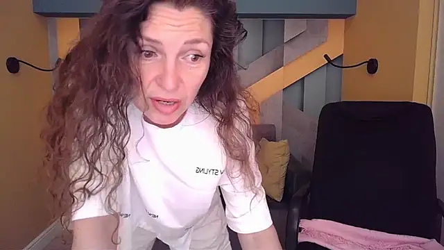 EllaLong online show from May 24, 2026, 11:43 am