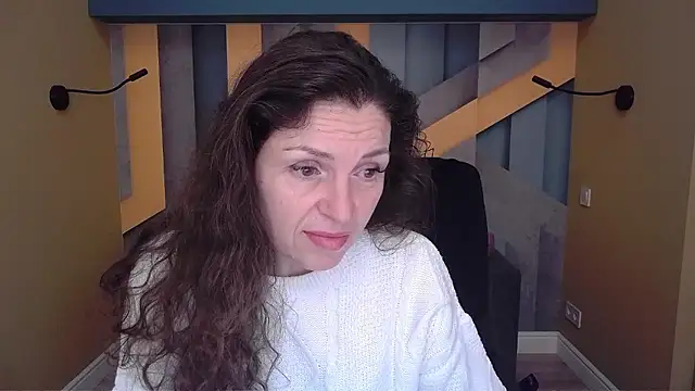 EllaLong online show from January 10, 2026, 12:33 pm