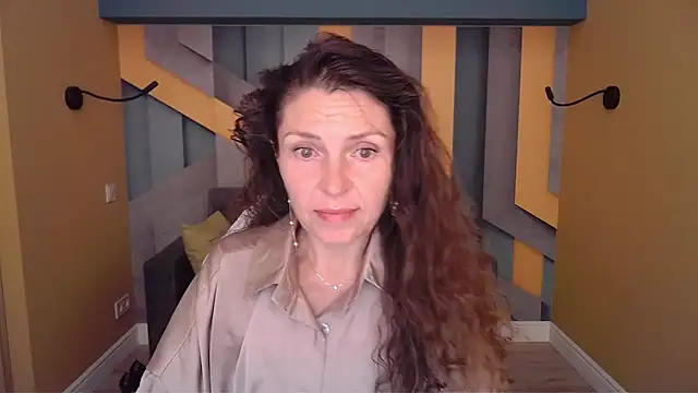 Snapshot of EllaLong chatting on July 15, 2026, 11:50 am EllaLong online show from July 15, 2026, 11:50 am