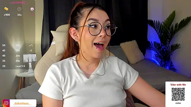 dakottaa  online show from March 19, 2025, 2:27 am