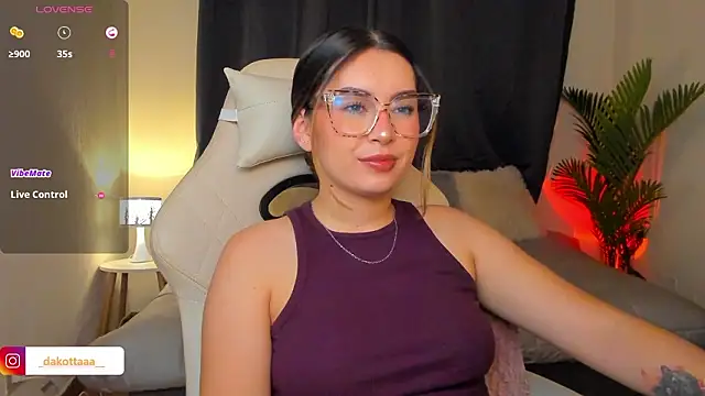 dakottaa  online show from March 13, 2026, 12:04 am