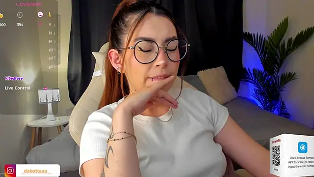 dakottaa  online show from March 18, 2025, 11:20 pm