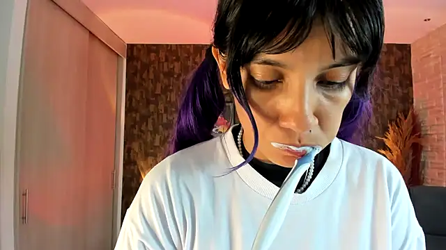 Snapshot of kitty__horny chatting on February 7, 2025, 5:40 pm kitty horny online show from February 7, 2025, 5:40 pm