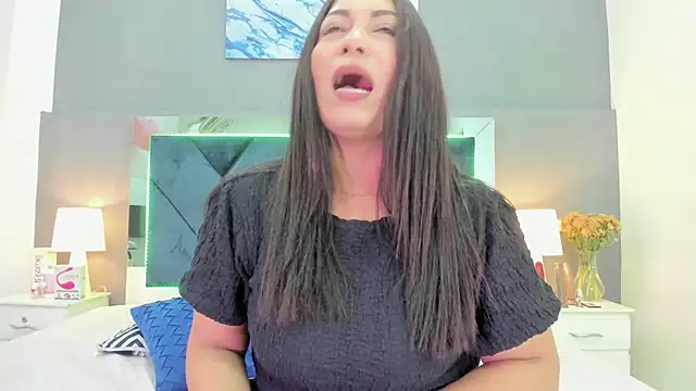 Snapshot of Lauralove_69 chatting on October 20, 2025, 8:09 pm Lauralove 69 online show from October 20, 2025, 8:09 pm