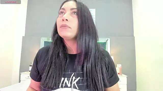 Lauralove 69 online show from January 13, 2026, 10:57 pm