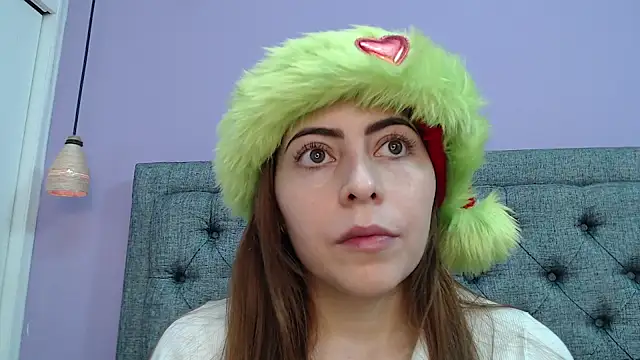 LilaSuni online show from December 1, 2025, 3:57 pm