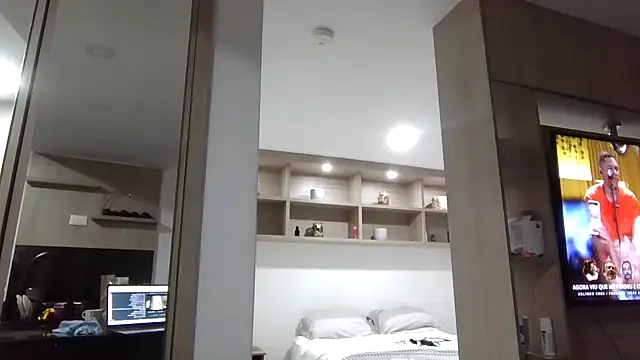 megan-hotxx online show from October 11, 2025, 3:51 am