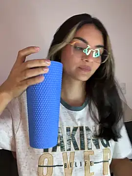 Cat2525 online show from April 4, 2026, 1:23 am