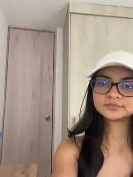 Cat2525 online show from September 14, 2025, 9:26 pm