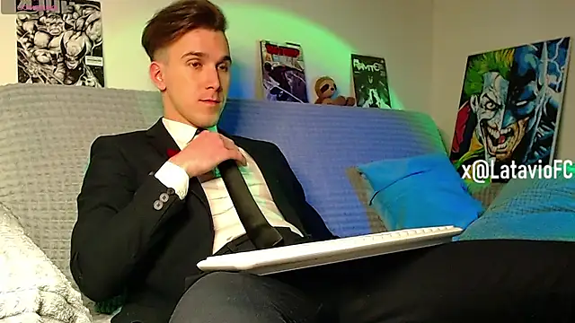 Midnighter  online show from May 13, 2026, 11:12 pm