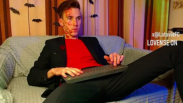 Midnighter  online show from October 31, 2025, 11:11 pm