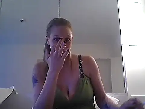 Snapshot of WildScorpio86 chatting on February 14, 2025, 12:47 pm WildScorpio86 online show from February 14, 2025, 12:47 pm