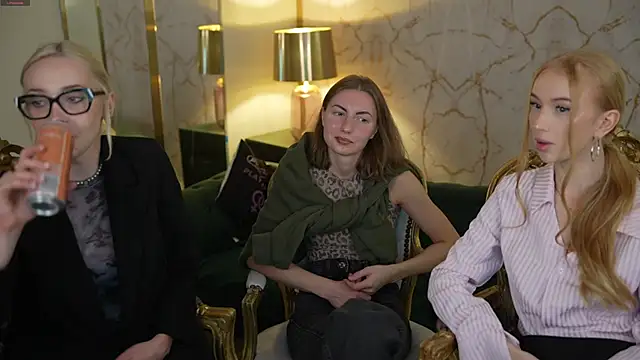 Amelia Blaze online show from October 19, 2025, 10:29 am