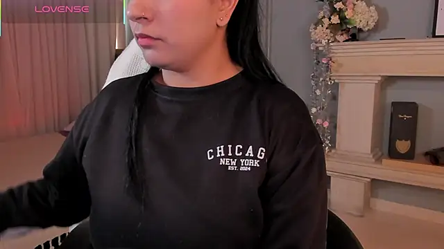 Snapshot of scarlet_miller1 chatting on March 8, 2025, 12:20 pm scarlet miller1 online show from March 8, 2025, 12:20 pm