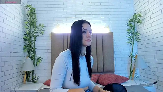 Snapshot of charlottewhitte chatting on February 21, 2025, 11:22 am charlottewhitte online show from February 21, 2025, 11:22 am