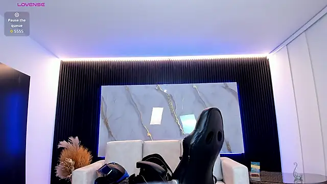 Snapshot of charlottewhitte chatting on February 13, 2026, 11:10 am charlottewhitte online show from February 13, 2026, 11:10 am