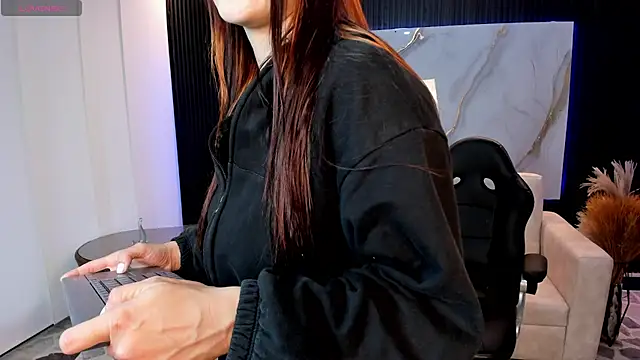 Snapshot of charlottewhitte chatting on February 10, 2026, 11:53 am charlottewhitte online show from February 10, 2026, 11:53 am