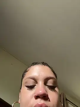 QueenNuttCollector online show from July 15, 2026, 5:42 pm