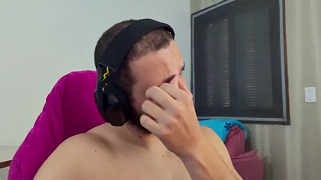 iurytx online show from February 10, 2026, 9:03 pm