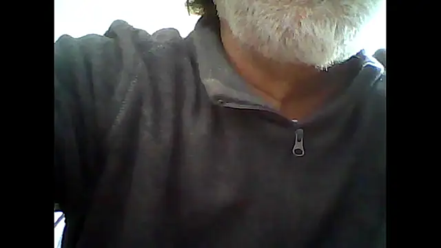 xcimeru online show from November 19, 2025, 3:01 pm