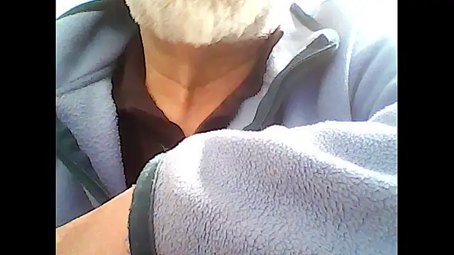 xcimeru online show from November 17, 2025, 2:32 pm