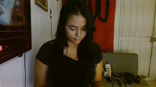 Chiara petterson online show from January 10, 2025, 5:05 am