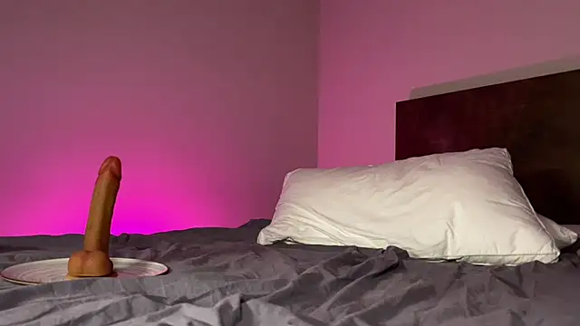 Pi-x-ie online show from April 5, 2026, 3:40 pm