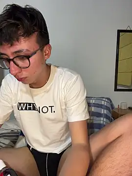 CamiRojas boy online show from June 30, 2026, 3:17 am